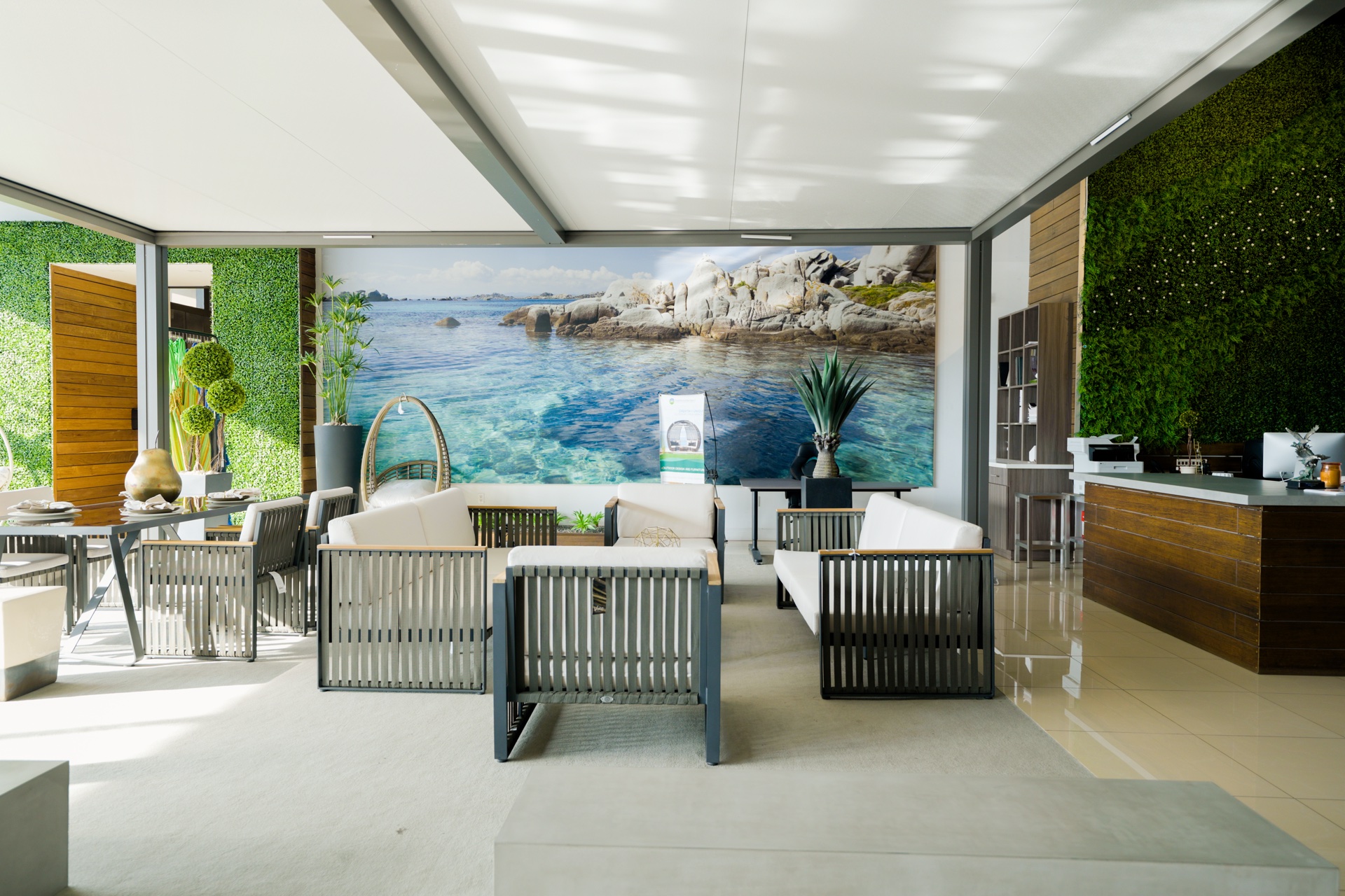 Living & Furniture