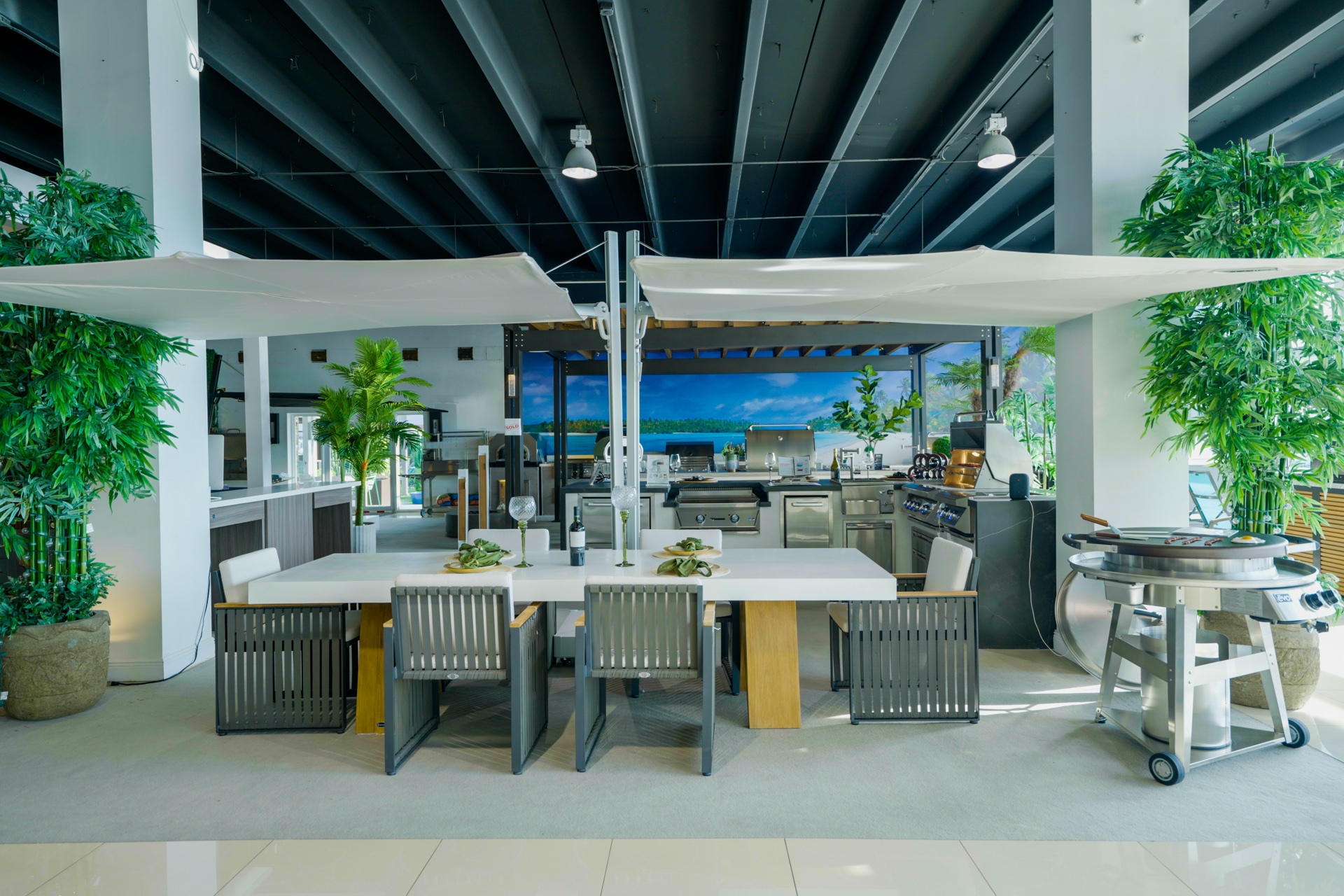 Showroom panoramic view